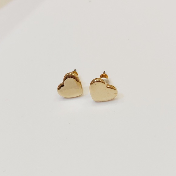 Jewelry - SOLD✨Gold heart earrings Jewelry - SOLD✨Gold heart earrings